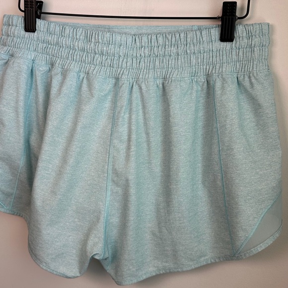 Lululemon Hotty Hot High-Rise Short 2.5" - Picture 8 of 10